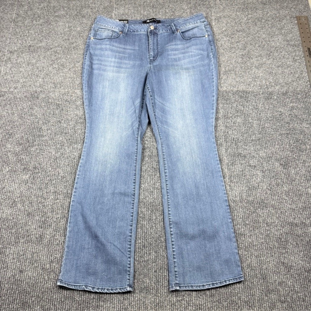 NWT A&I Slim Bootcut Jeans Womens 20W Medium Wash Denim Stretch RN119815